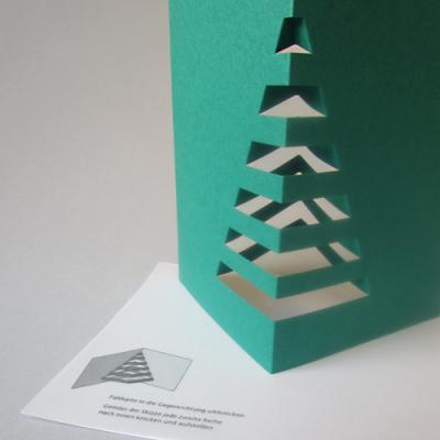 10er Set grüne Weihnachtskarten mit Umschlag: 3D-Weihnachtsbaum