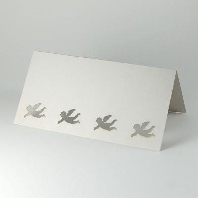 graue Weihnachtskarte: gestanzte Engelchen