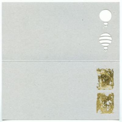 Weihnachtskarte: gestanzte Christbaumkugeln (Graupappe mit Gold)