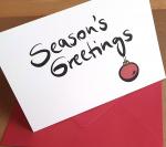 Season´s Greetings - Weihnachtskarte mit rotem Kuvert